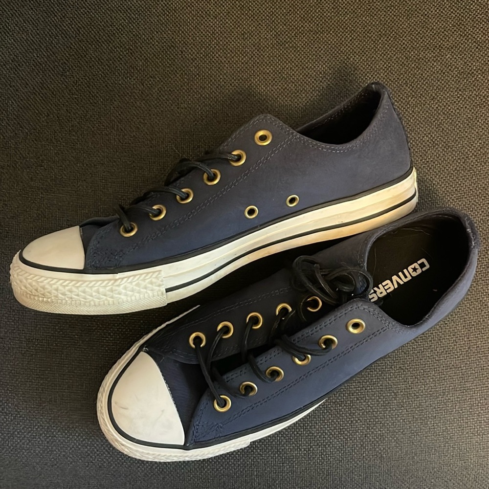 Converse like new!!